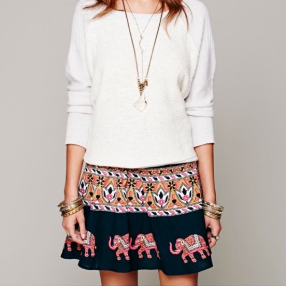 Free People elephant print wrap mini. 100% Cotton. Length 19” 🐘